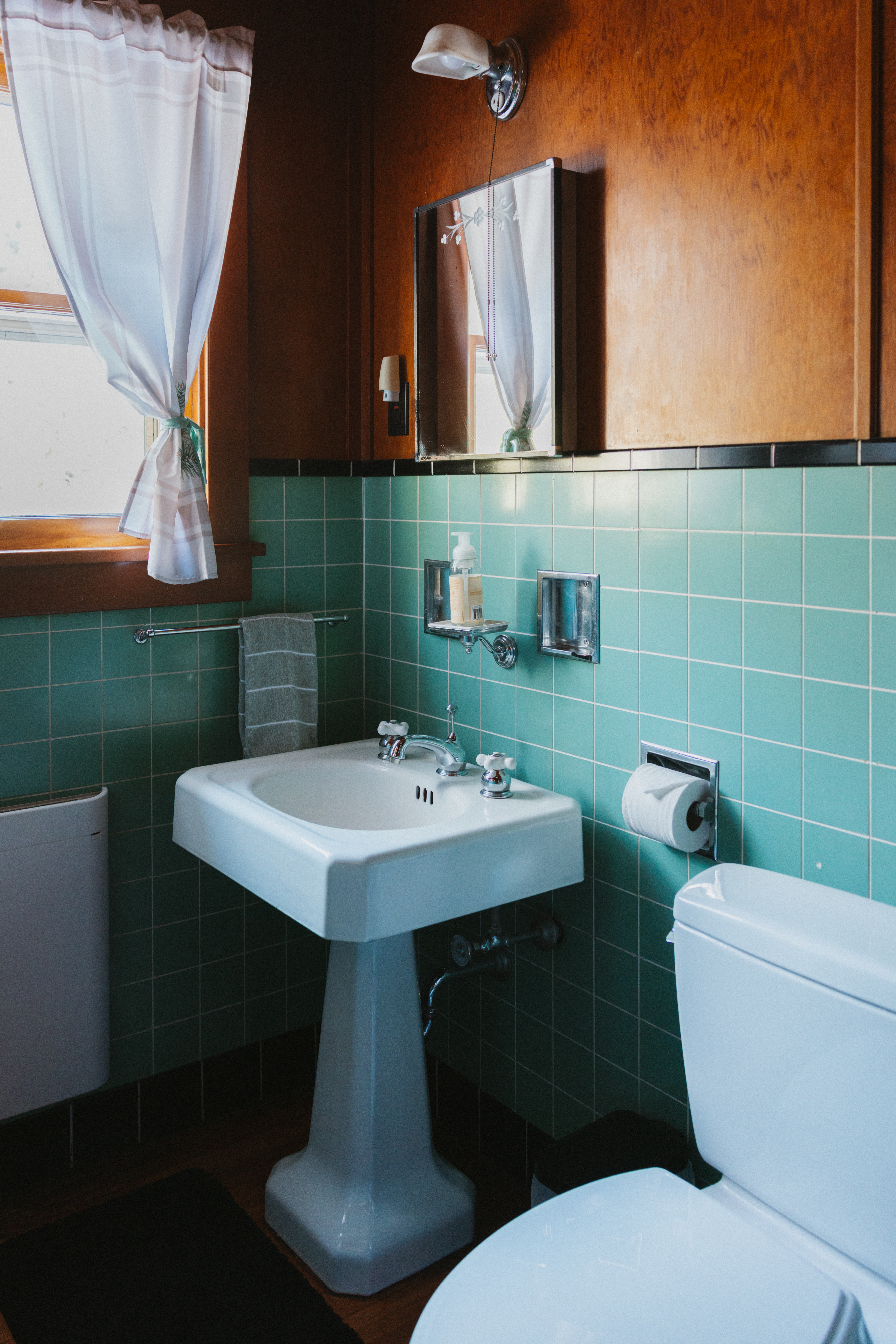 Bathroom 1 - Details